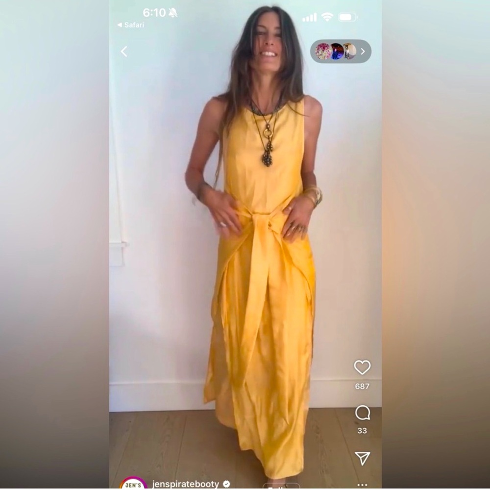 Jen's Pirate Booty Yellow gold Midi Dress